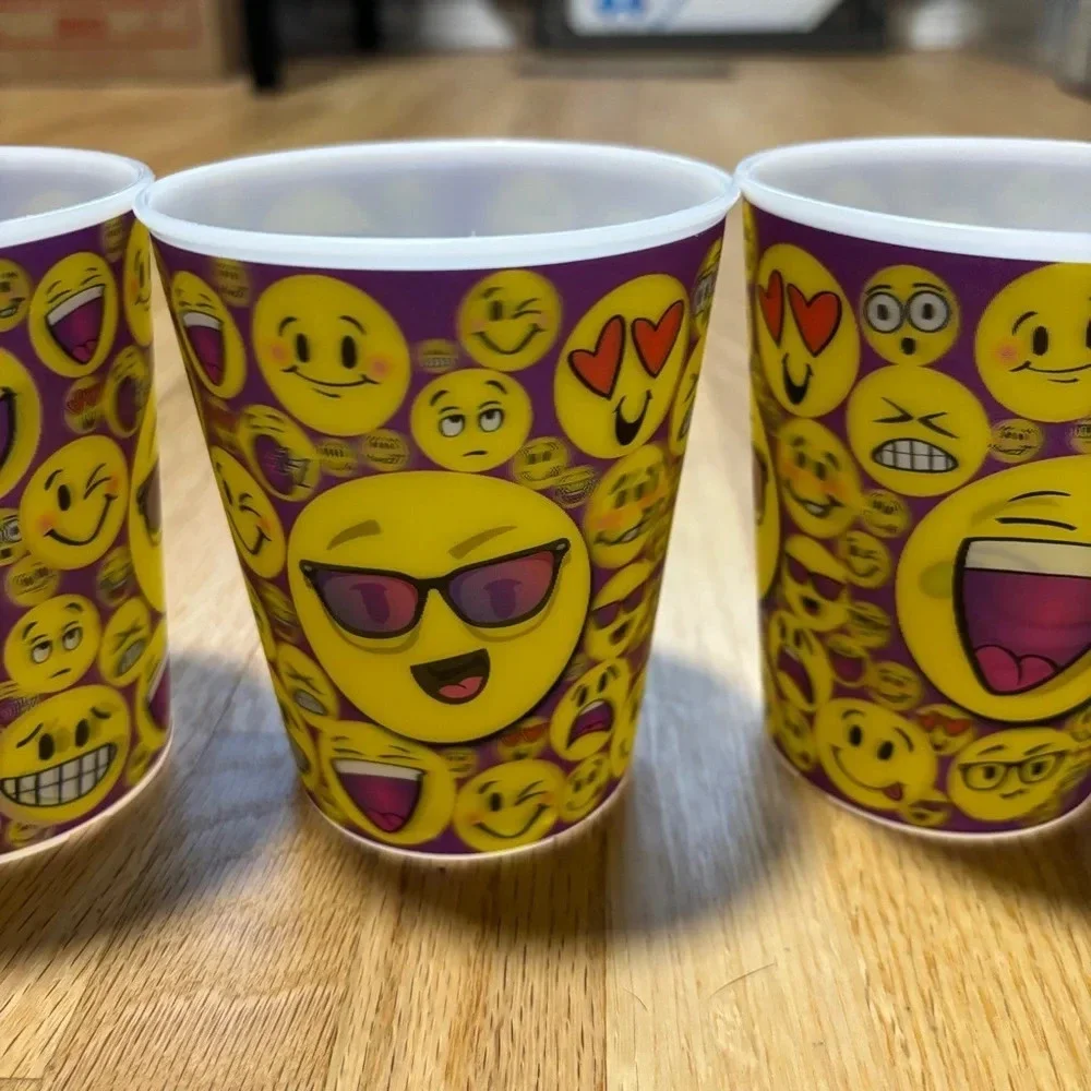 McDonalds | 3D Hologram Smiley Emoji Cups Happy Meal Toy 2017 Plastic 12 Oz - Picture 3 of 9